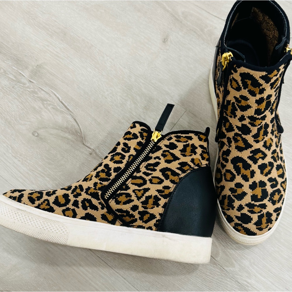 Steve Madden Loxley Wedge Sneaker Size 8